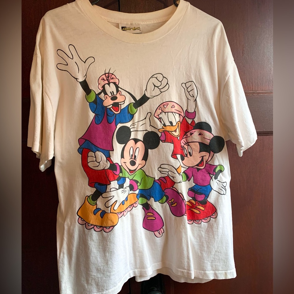 Mickey & Friends rollerblading T-Shirt